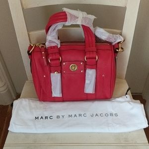 Marc by Marc Jacobs totally turnlock shifty